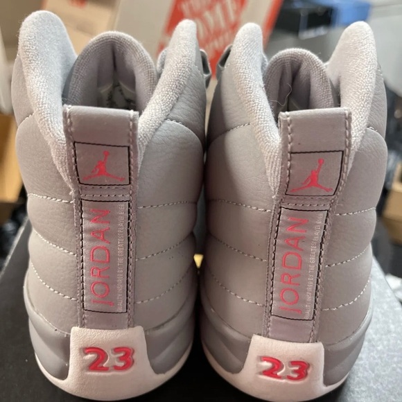 Jordan 12 grey wolf hyper pink - Picture 4 of 8
